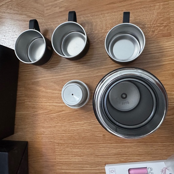 {Hello Kitty} bundle - Picture 13 of 16